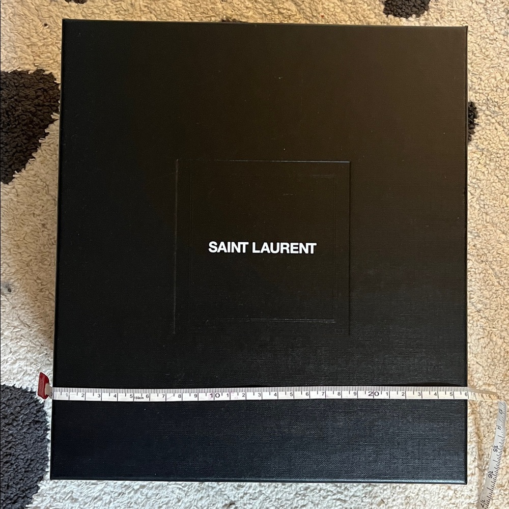 Saint Laurent Classic Black Gift Box n10
